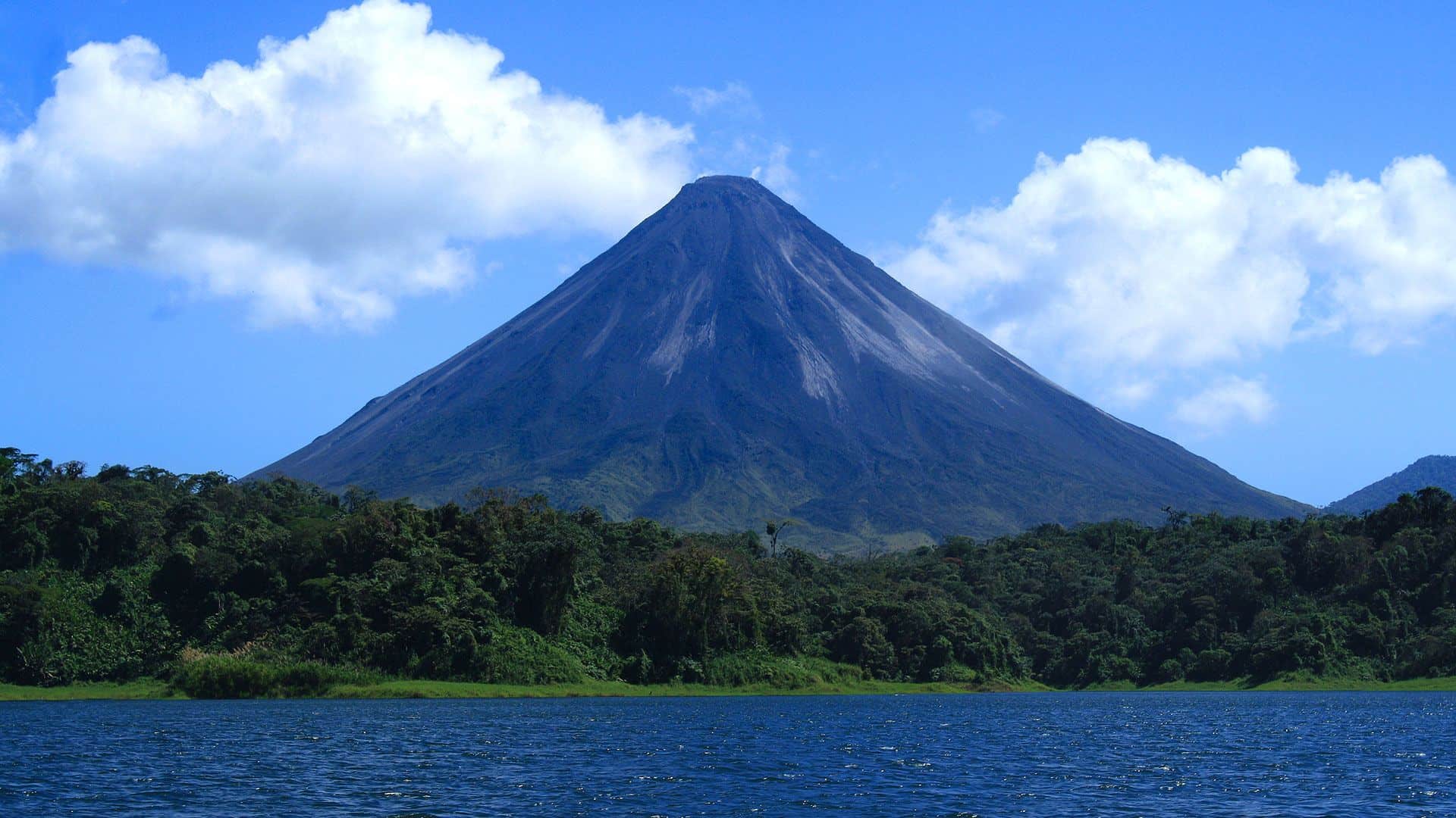 Costa Rica Volcanoes: Arenal Adventure Day - No Limit ...